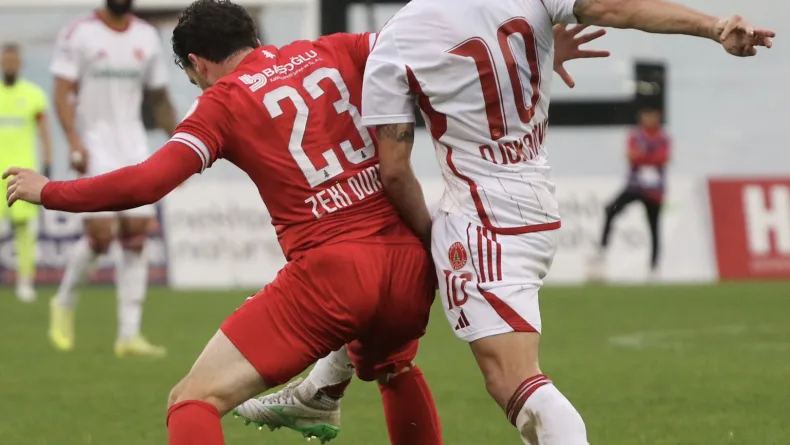 Ümraniyespor - Boluspor maçı yağmur nedeniyle yarıda kaldı
