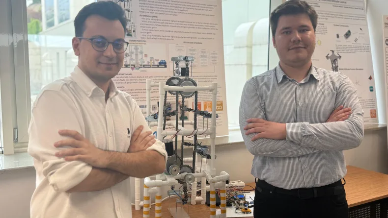 Üniversite öğrencilerinden dikey döner otopark projesi