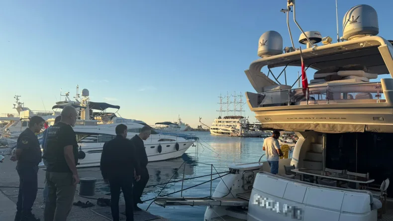 Uyuşturucu ve fuhuş operasyonunda 20 gözaltı (2)