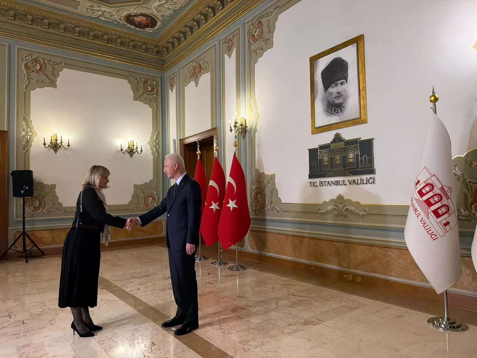 Vali Davut Gül, Cumhuriyet'in 103'üncü yılı kutlamaları kapsamında tebrikleri kabul etti
