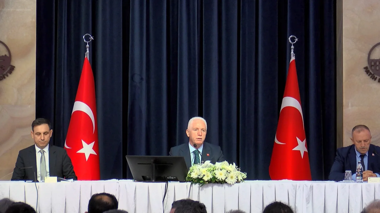 Vali Gül: Yıl sonu diye gerekli gereksiz ödeneklerin tamamını harcamak zorunda değiliz