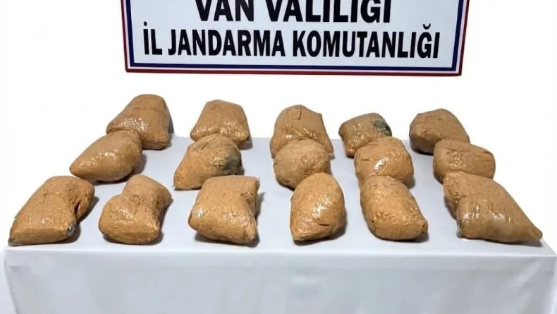 Van’da araziye gizlenmiş 22 kilo toz esrar ele geçirildi