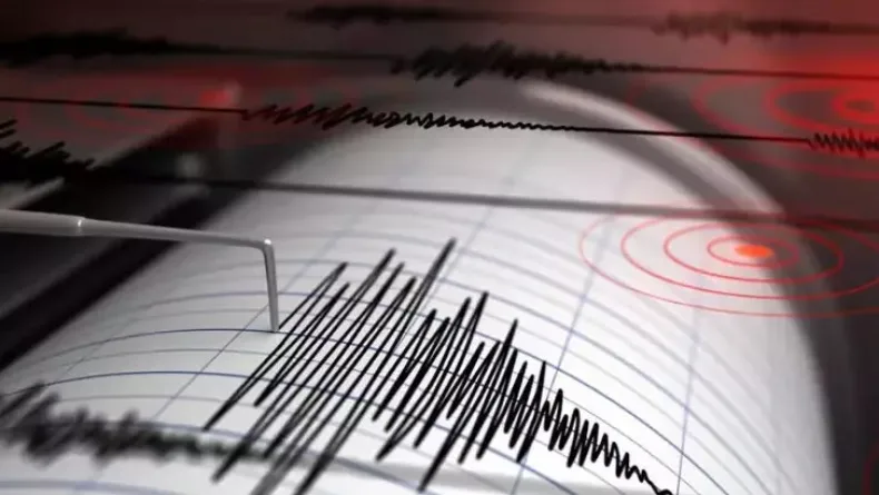 Vanuatu'da 4 dakika arayla 6.9 ve 6.3 büyüklüğünde iki deprem