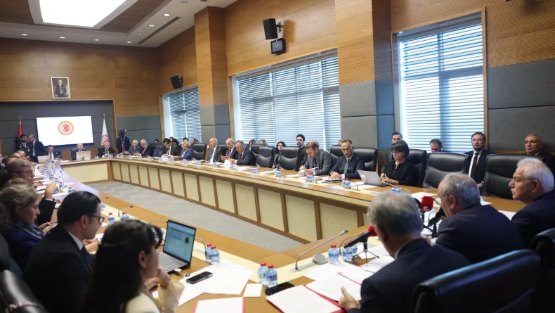 'Yabancı Dijital Konaklama Platformları Kanunu Teklifi', komisyonda