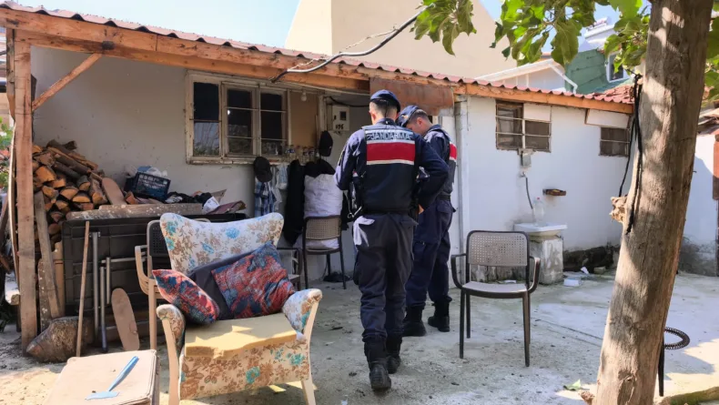 Yalnız yaşadığı evinde ölü bulundu
