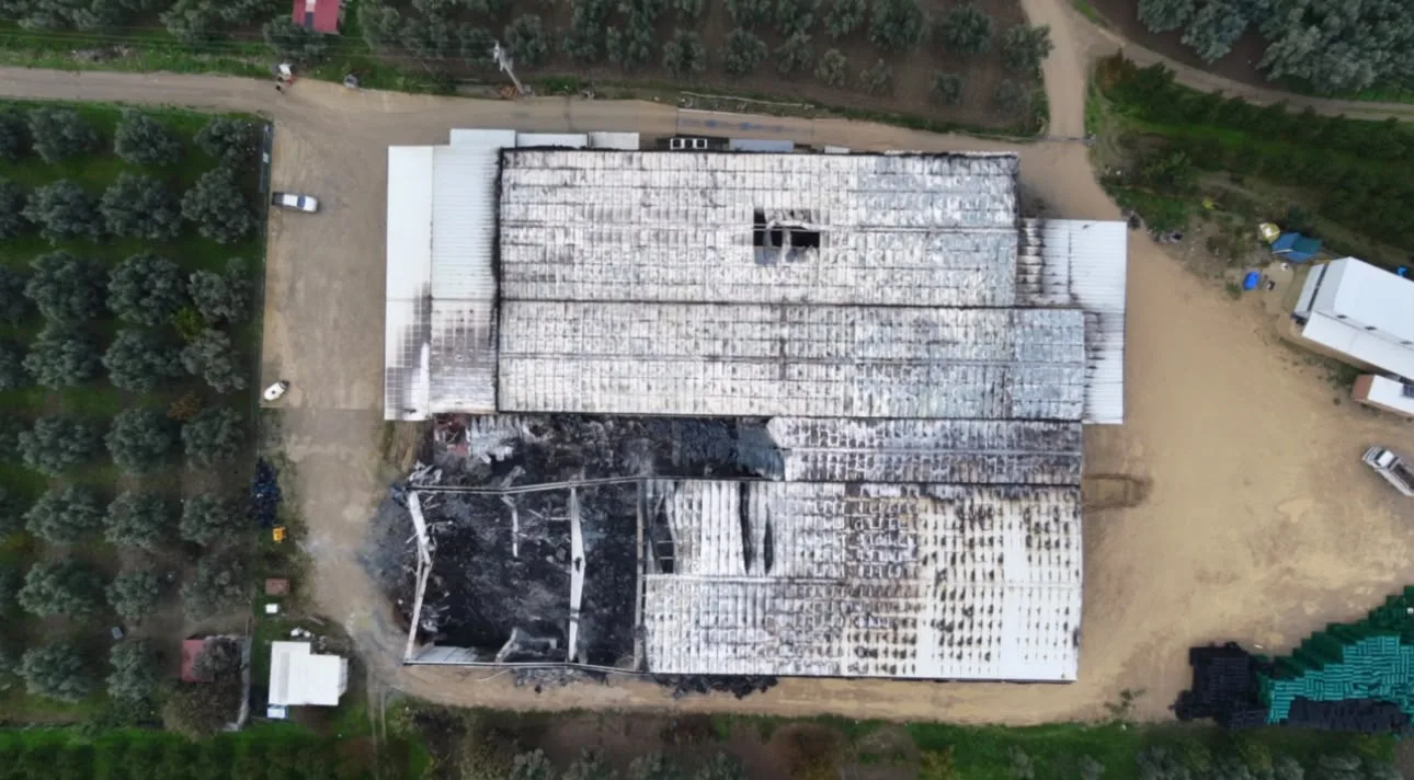 Yangında kullanılamaz hale gelen soğuk hava deposu dronla görüntülendi