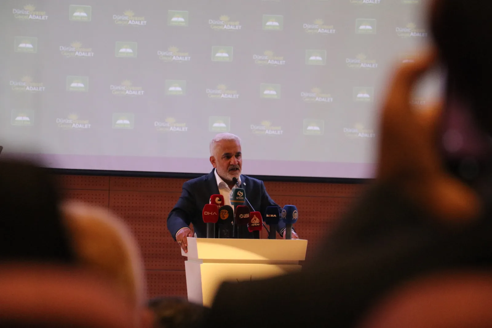 Yapıcıoğlu: Şiddet ve silah herkese zarar verdi, en büyük zararı da Kürde verdi
