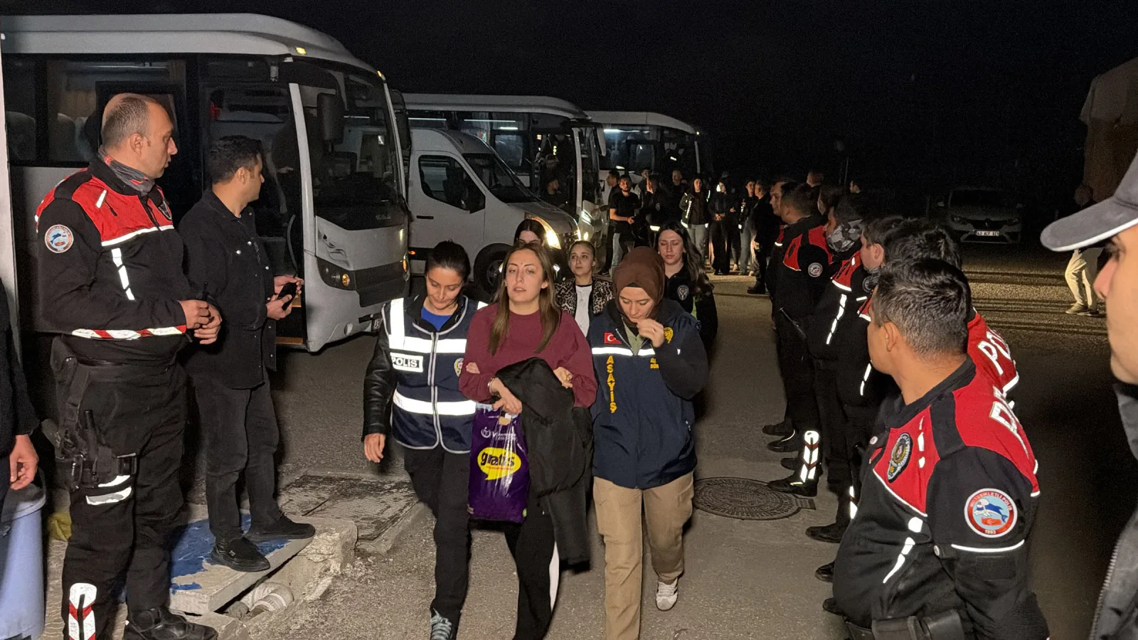 Yasa dışı bahis şüphelileri adliyede: 30 tutuklama (2)