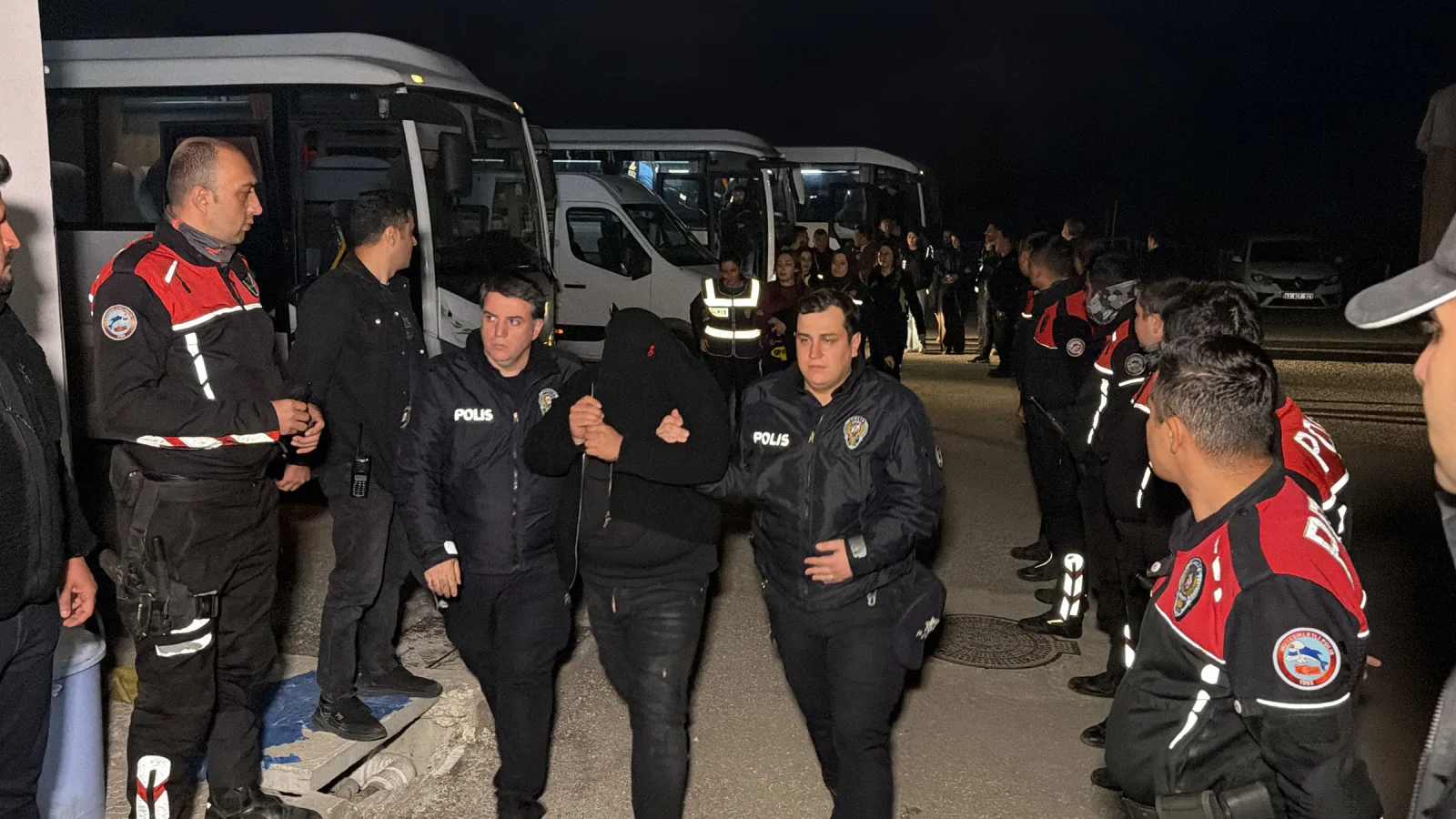 Yasa dışı bahis şüphelileri adliyede: 30 tutuklama (2)