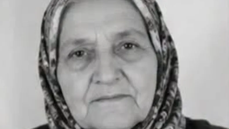 Yıkılan binada yaşamını yitiren kadın toprağa verildi
