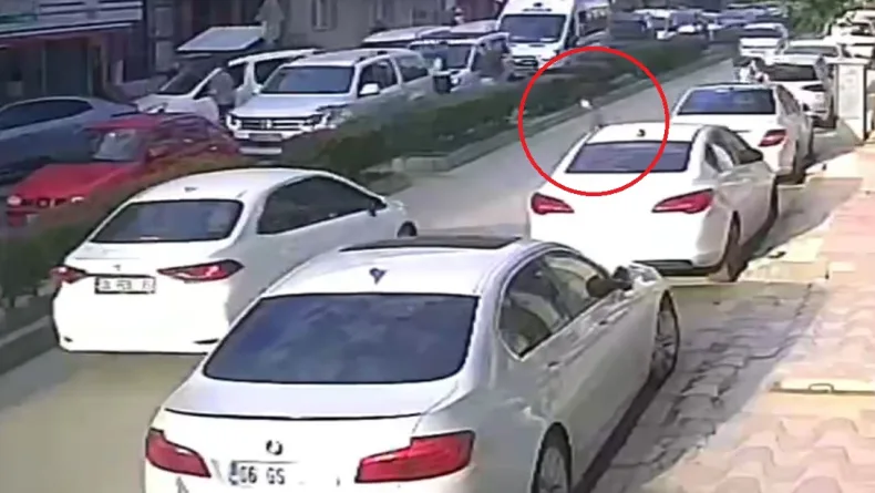 Yola çıkan çocuk, kazaya neden oldu