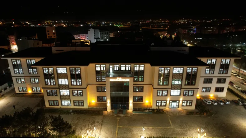 Yük asansöründe öğrencinin yaralandığı kazaya ilişkin inceleme
