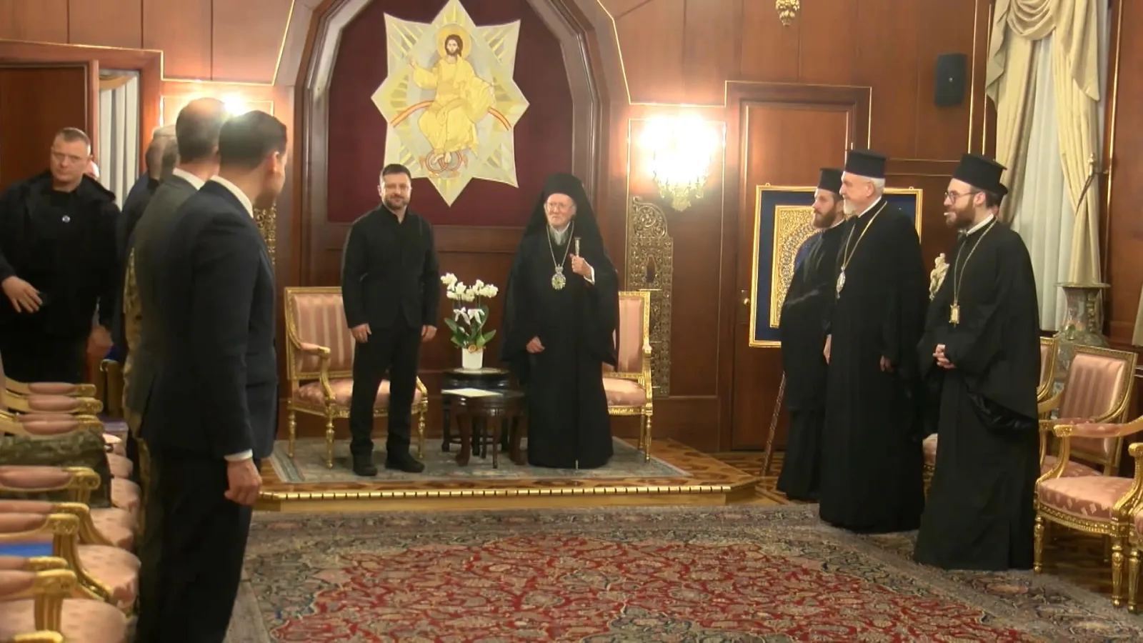 Zelenskiy Fener Rum Ortodoks Patrikhanesi'ni ziyaret etti
