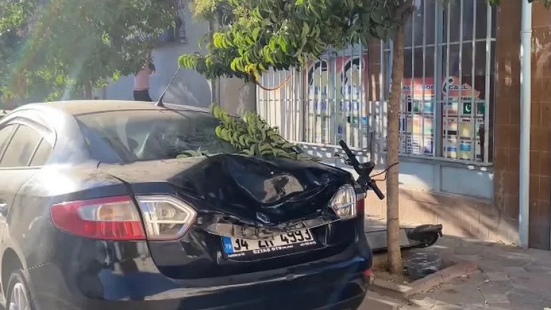 Zeytinburnu'nda 4'üncü kattan otomobilin üzerine düşen kişi yaralandı