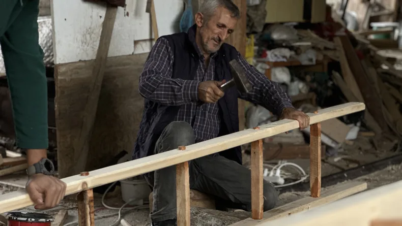 Zeytinde rekolte beklentisi, teknolojiye rağmen ahşap merdivene olan talebi artırdı