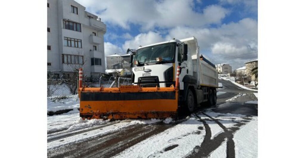 Çayırova’da ekipler kar teyakkuzunda