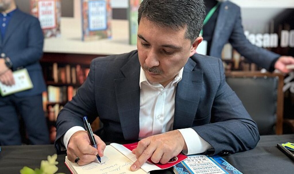 Cumhurbaşkanlığı Özel Kalem Müdürü Doğan, okurlarıyla buluştu