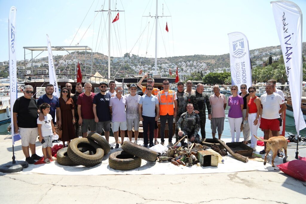 Gündoğan’da Deniz Dibi Temizliği