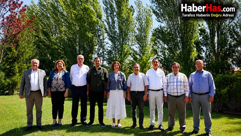 CHP’ye Eskişehir’de Büyük Darbe! 9 Belediye Başkanından 8’i Yeni Parti’ye Geçti