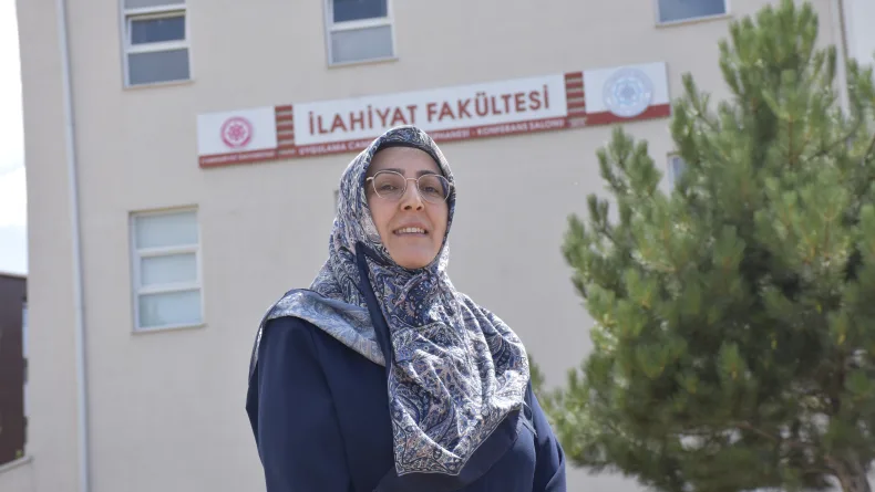 35 Yıllık Hayalini Gerçekleştirdi: Gülay Erdem 50 Yaşında Üniversiteyi Kazandı
