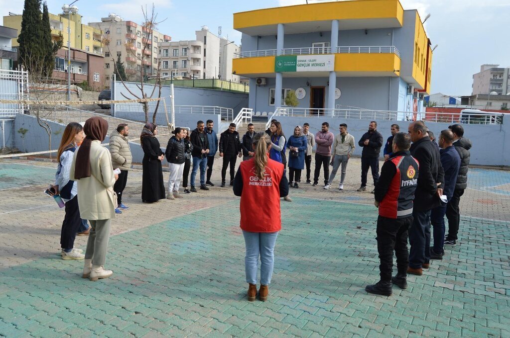Silopi Gençlik Merkezi'nde deprem ve yangın tatbikatı