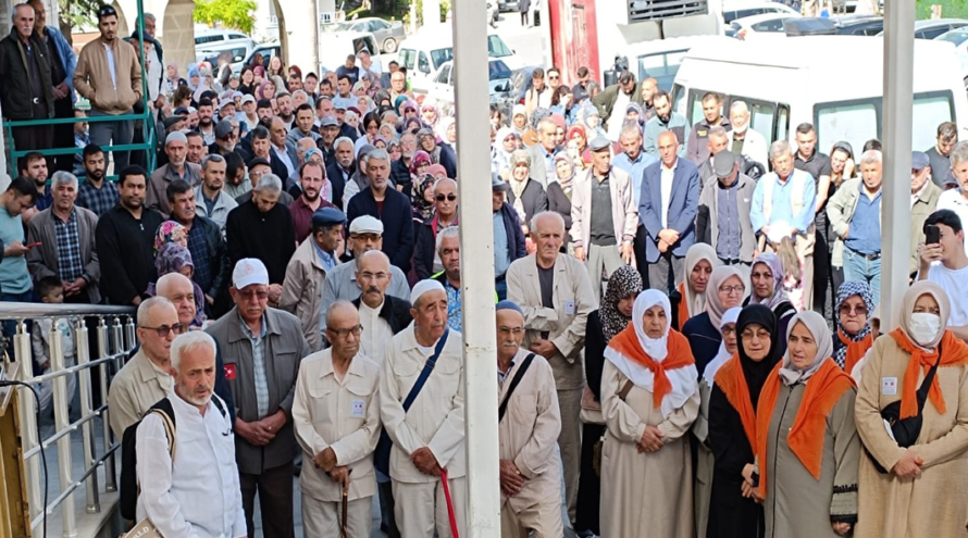 Hacı adaylar dualarla uğurlandı