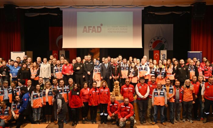 Selde görev yapan AFAD gönüllülerine teşekkür