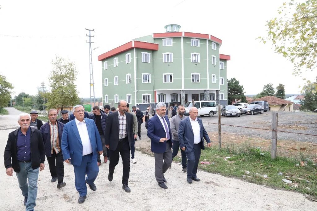 AK Parti Samsun İl Başkanı Ersan Aksu cemevinde