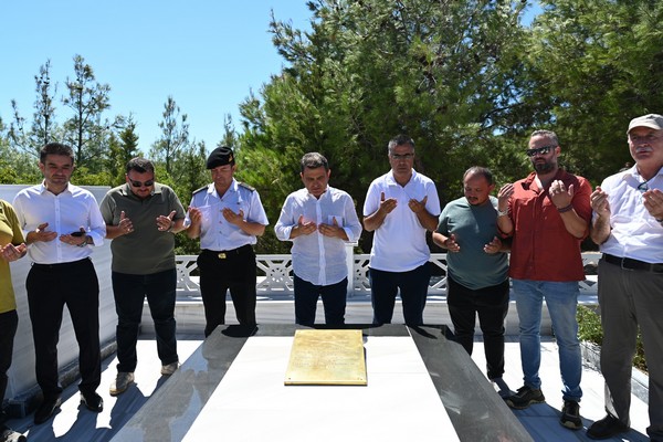 Yarbay Hüseyin Avni bey mezarı başında anıldı