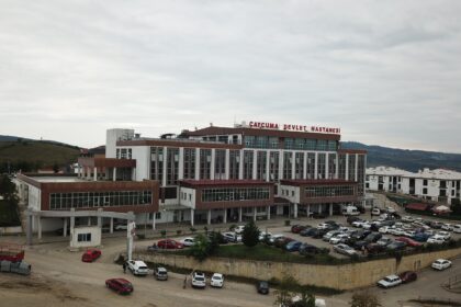 16 YASINDAKI COCUK KARIN AGRISI SIKAYET 950066 282077