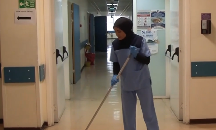 Temizlik Görevlisi Olduğu Hastanenin Tıp Fakültesini Kazandı