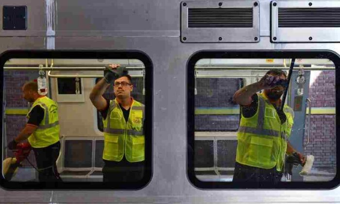 Ankara Büyükşehir Belediyesi’nden metro ve vagon temizliği