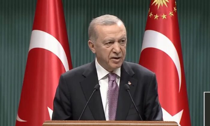 Cumhurbaşkanı Erdoğan’dan emekliye müjde: En düşük maaş 10 bin TL’ye yükseldi