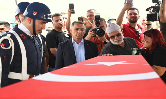 Şehit Astsubay Mustafa Şen, gözyaşlarıyla son yolculuğuna uğurlandı