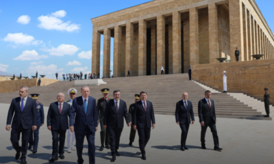 Cumhurbaşkanı Erdoğan başkanlığındaki YAŞ üyeleri Anıtkabir’i ziyaret etti