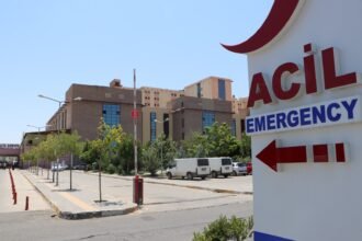 18 YASINDAKI TORE EVININ BANYOSUNDA OLU 914718 271754