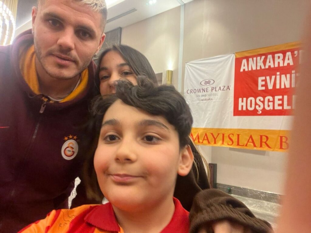 Vali 11 yaşında evinde eğitim gören, Murat’ın Mauro Icardi hayalini gerçekleştirdi