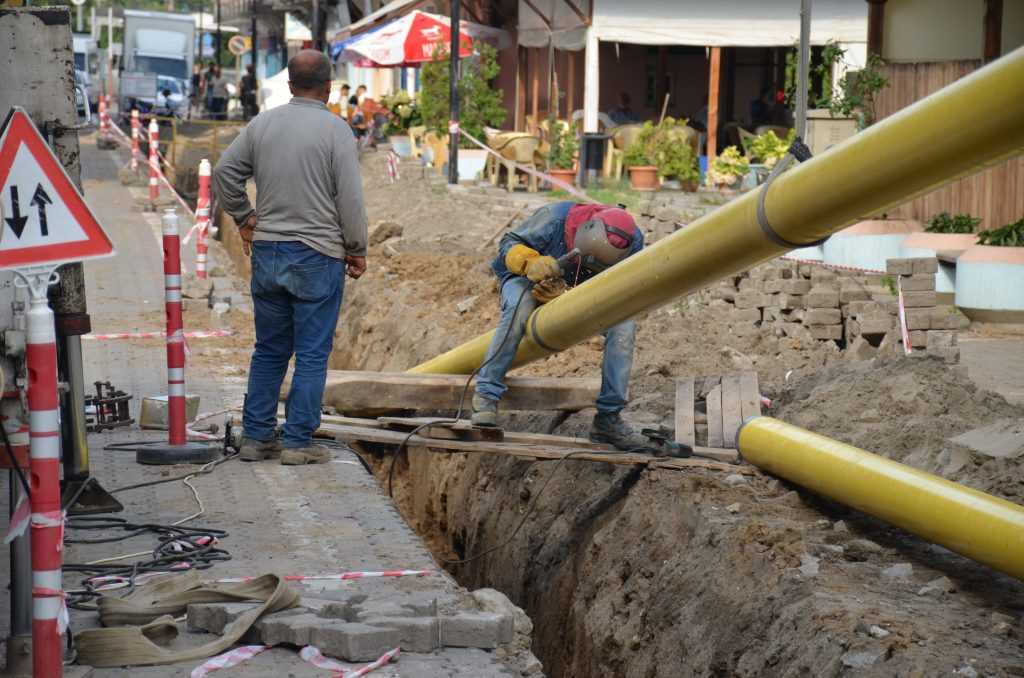 Başkan Topaloğlu doğalgaz çalışmalarını yerinde inceledi