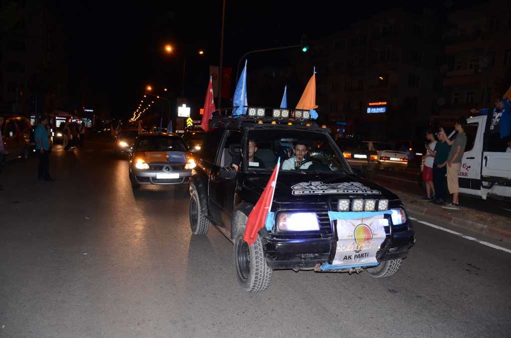 19 Mayıs ilçesi’nde seçim sonuçları coşkuyla kutlandı