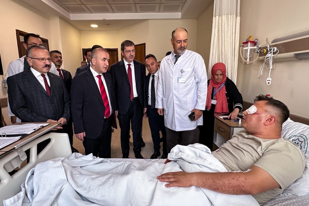 19052024175221 23011 17833