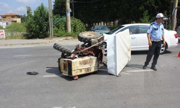 Samsun’da Otomobil ile Traktör Çarpıştı: 2 Yaralı