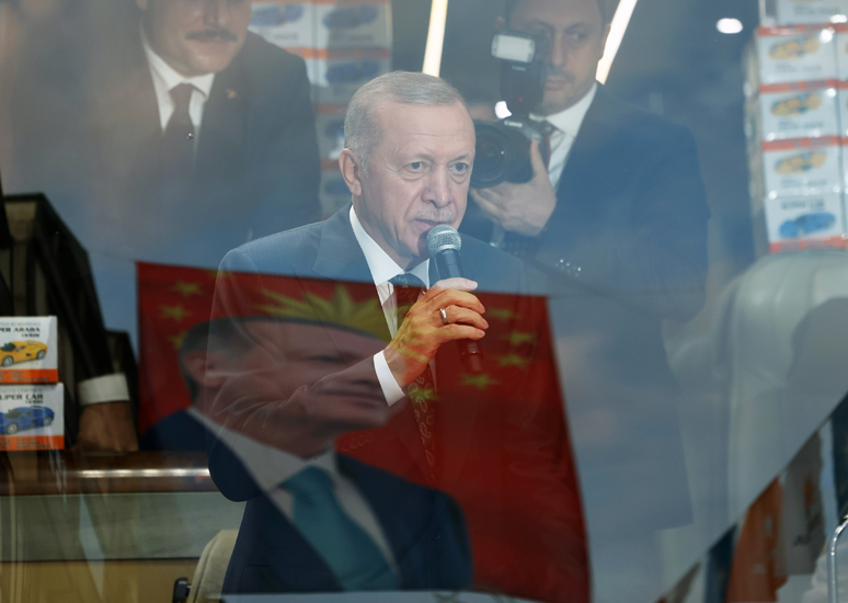 Erdoğan, Güneysu’da: Çayı makine ile tarıyorsunuz, bu hayra alamet değil