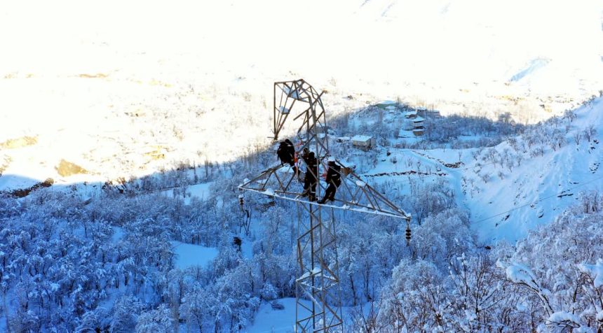 BITLISTE YUKSEK GERILIM HATTINDA ZORLU 1090146 323610