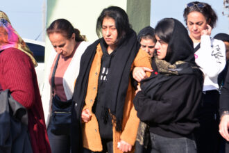 COCUKLARI BOSANDIGI ESI TARAFINDAN OLDU 1079741 320445