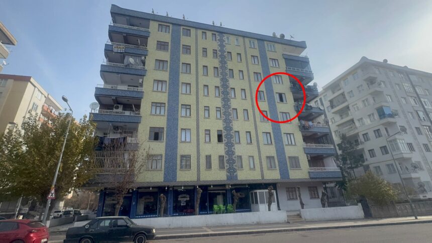 DIYARBAKIRDA BEBEGINI 4UNCU KATTAN ATA 1079227 320751