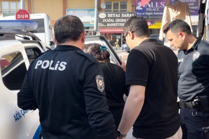 ESKI KOMSUSUNU SILAHLA YARALAYAN KADIN 1078338 320014