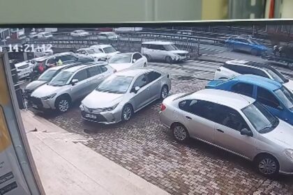 ISTANBUL BASAKSEHIRDE BANKA ONUNDEKI G 1075896 319229