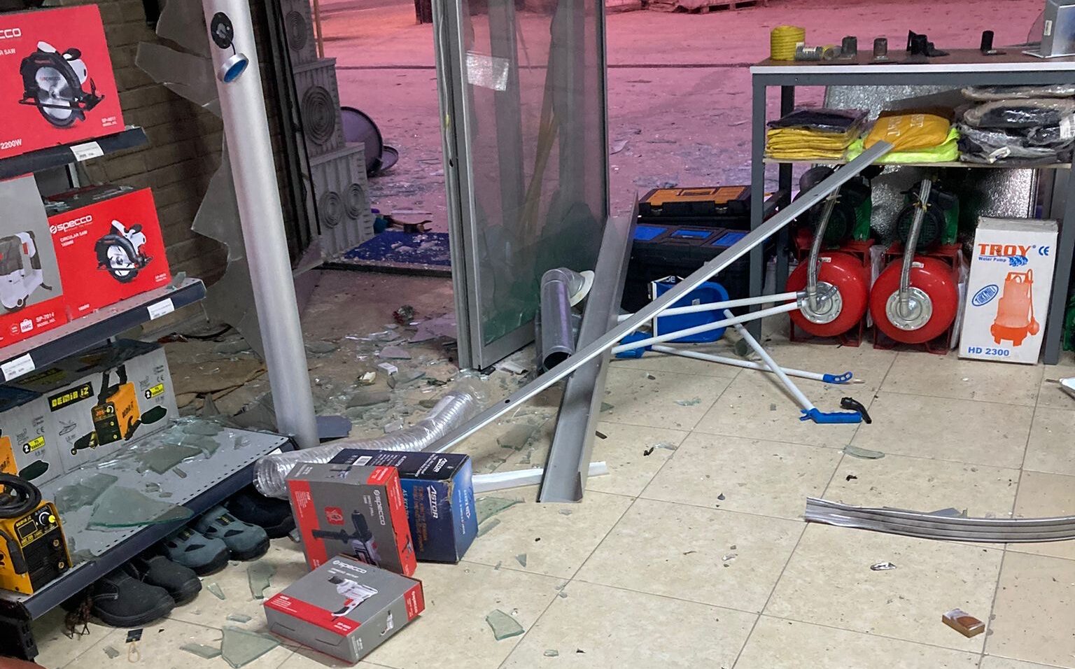 İstanbul- Şile'de oğlunun borcu için babasını tehdit edip