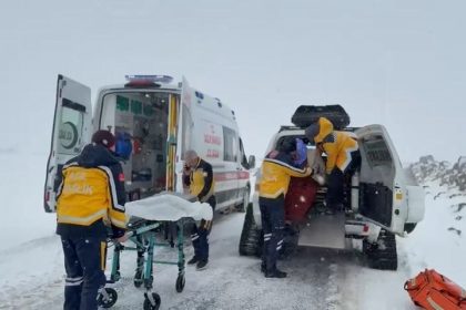 SANLIURFADA KAR NEDENIYLE YOLLARI KAPAN 1090360 323667