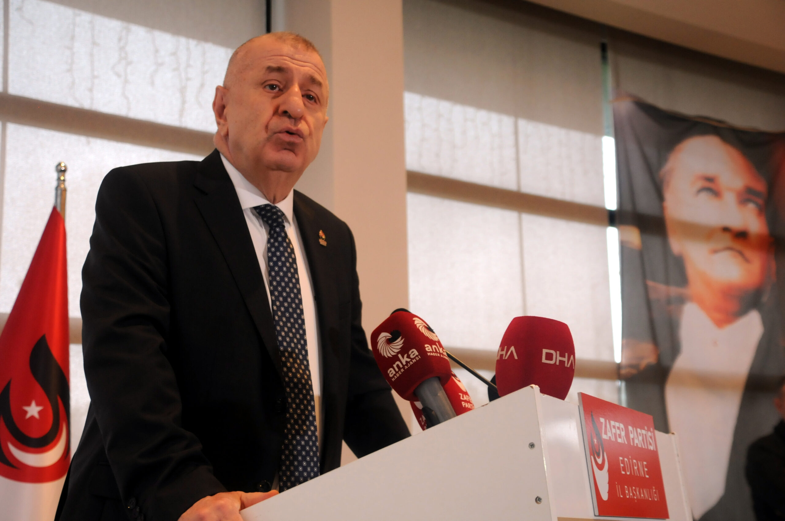 Ümit Özdağ: Asgari ücret, başlangıç ücreti olmaktan çı